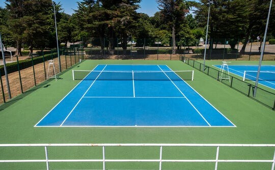 san tennis be tong cung